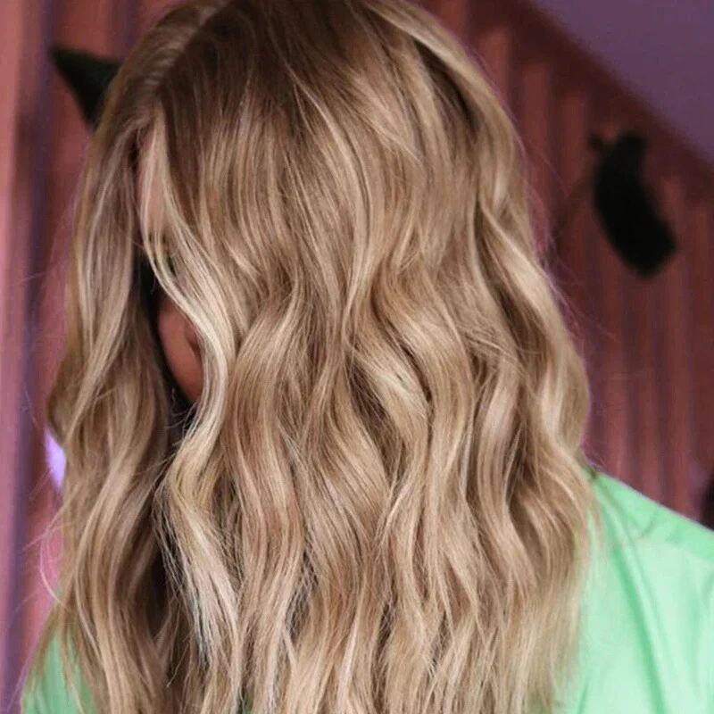 Sandy blonde for Wavy Hair